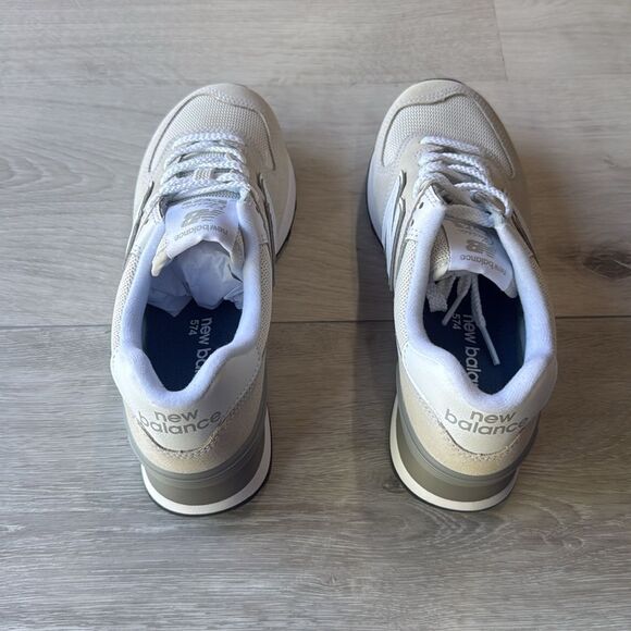 New balance Women's
574 Core grey/white‎ size 6.5 NWT in box - Picture 14 of 14